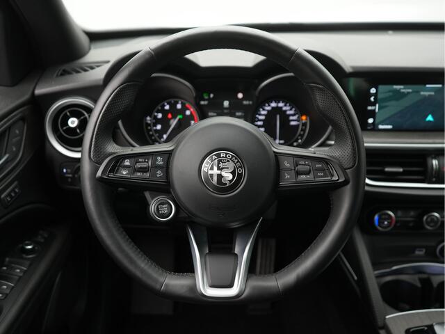 Alfa Romeo Stelvio 2.0 T AWD Ti | Lederen bekleding | Panoramisch schuif/kanteldak