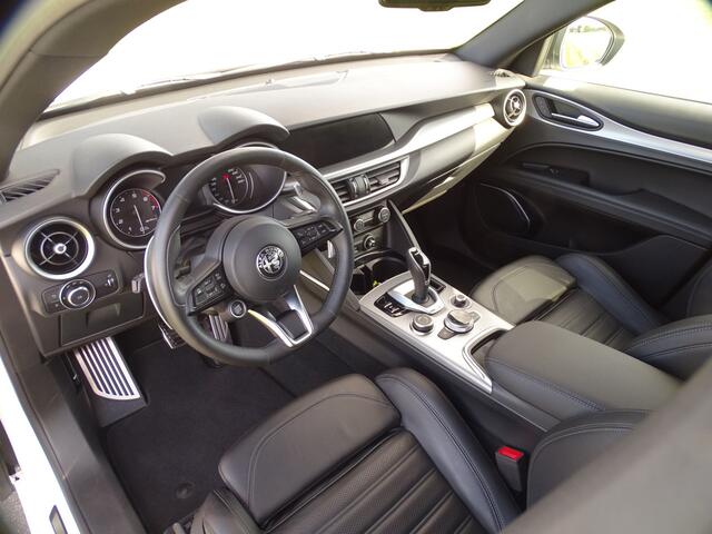 Alfa Romeo Stelvio 2.0 T AWD Veloce|BTW-auto |Trekhk|21"|Ad.Suspention| Giallo|All BLACK|Ti-dif.