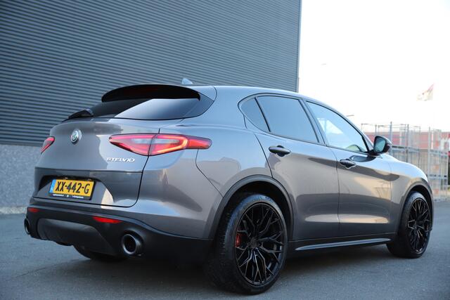 Alfa Romeo Stelvio 2.2JTD 180pk Super/Automaat8/Leder/Trekh./Camera/Concaver21"