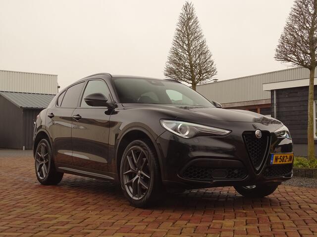 Alfa Romeo Stelvio 2.0 T AWD | Tr.hk | Savali | Dash-Cam | 310PK | Carplay | Camera | Flippers