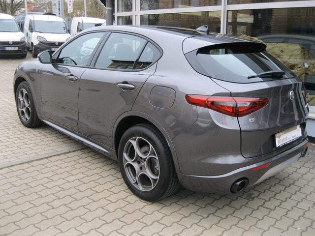 Alfa Romeo Stelvio 2.0T Q4 Ti (206kW/280pk) ** Bi-XENON/LED, LEDER, PANORAMA, ACC, 19-inch LMV, MEM ** 1e EIG - 24.967 km - UNFALLFREI ** ** INFORMEER OOK NAAR ONZE AANTREKKELIJKE FINANCIAL-LEASE TARIEVEN **