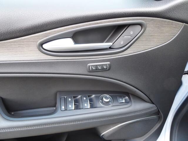 Alfa Romeo Stelvio 2.0T Q4 Ti (206kW/280pk) ** Bi-XENON/LED, LEDER, PANORAMA, ACC, 19-inch LMV, MEM ** 1e EIG - 24.967 km - UNFALLFREI ** ** INFORMEER OOK NAAR ONZE AANTREKKELIJKE FINANCIAL-LEASE TARIEVEN **