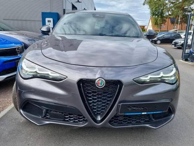 Alfa Romeo Stelvio 2.0 T Q4 Veloce ** MATRIX, NAVI+, H&K SOUND, LEDER, 20-inch LMV, ALARM ** 1e EIG - Ex ALFA.de - UNFALLFREI ** ** INFORMEER OOK NAAR ONZE AANTREKKELIJKE FINANCIAL-LEASE TARIEVEN **