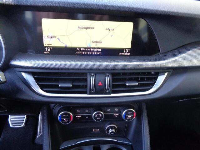 Alfa Romeo Stelvio 2.0 T AWD B-Tech Business Edition Sportstoelen Rosso Competizione Trekhaak