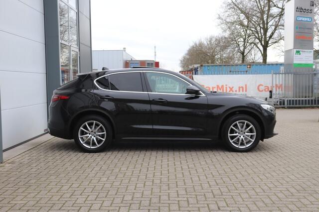 Alfa Romeo Stelvio 2.0 T AWD Ti Q4 /CARPLAY/KEYLESS/ADAP.CRUISE