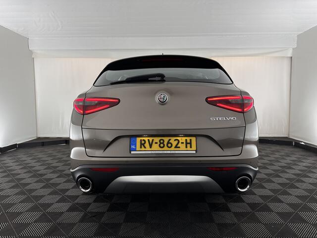 Alfa Romeo Stelvio 2.2d Super Aut. *LEATHER-FABRIC | BI-XENON | DAB+ | NAVI-FULLMAP | COMFORT-SEATS | ECC | CRUISE | PDC | 18"ALU*