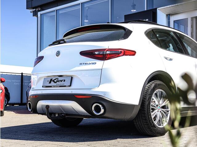 Alfa Romeo Stelvio 2.2d Super | Pano-dak | Lederen bekleding | Schakelflippers | NL Auto |