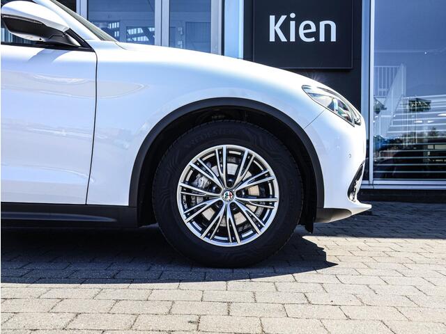 Alfa Romeo Stelvio 2.2d Super | Pano-dak | Lederen bekleding | Schakelflippers | NL Auto |