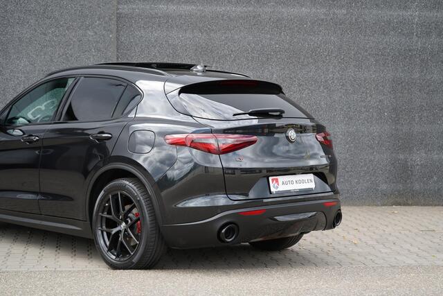 Alfa Romeo Stelvio 2.0 T AWD B-Tech Veloce/ Pano
