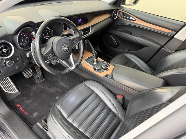 Alfa Romeo Stelvio 2.0 T AWD Super, 280Pk, 2017, 2de eigenaar, Panoramadak, Volledig leder, 20" velgen, Camera, Stoelverwarming, Cruise control, Xenon koplampen, Schakelflippers,