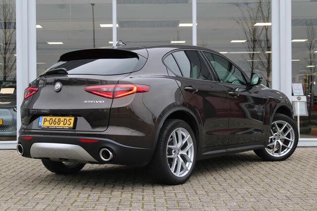 Alfa Romeo Stelvio 2.0 T AWD Super | Navigatie | Afneembare Trekhaak | 20" Lichtmetalen Velgen | Achteruitrijcamera