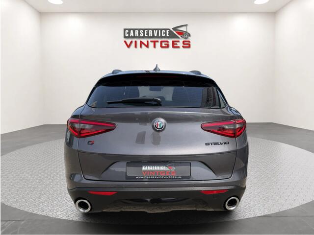 Alfa Romeo Stelvio 2.0 T AWD | 200 pk | Adaptive Cruise | Camera | Trekhaak | Winter- & Zomerset