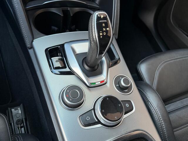 Alfa Romeo Stelvio 2.0T AWD VELOCE Q4 280pk NAVI CLIMA LEDER STOELVW STUURVW