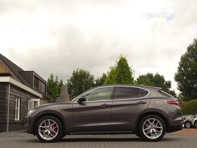 Alfa Romeo Stelvio 2.0 T AWD Special Edition | Trekhaak | Led.Dash | Camera-Carplay | 20 inch | Flippers