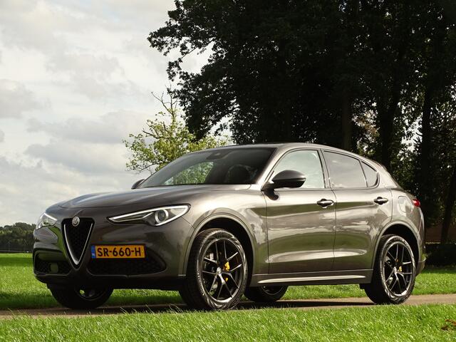 Alfa Romeo Stelvio 2.0 T AWD Velocest. | Carplay!! | Flippers | Uniek-netjes!