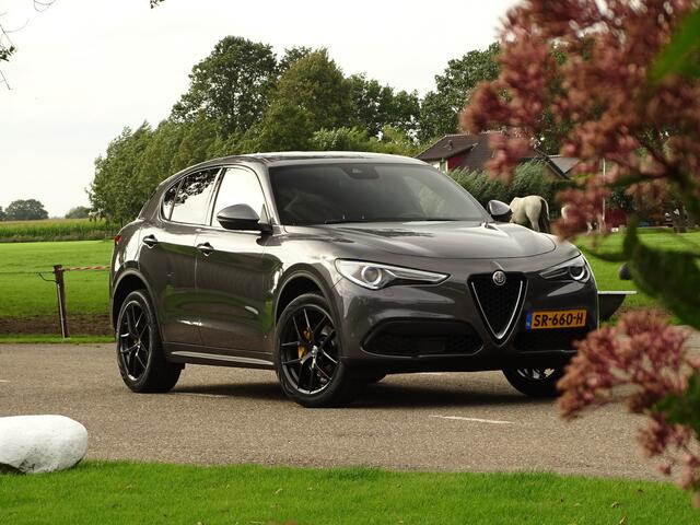 Alfa Romeo Stelvio 2.0 T AWD Velocest. | Carplay!! | Flippers | Uniek-netjes!