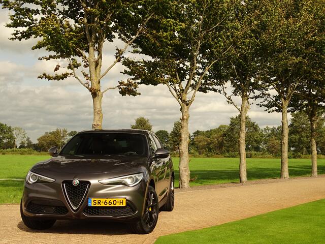 Alfa Romeo Stelvio 2.0 T AWD Velocest. | Carplay!! | Flippers | Uniek-netjes!