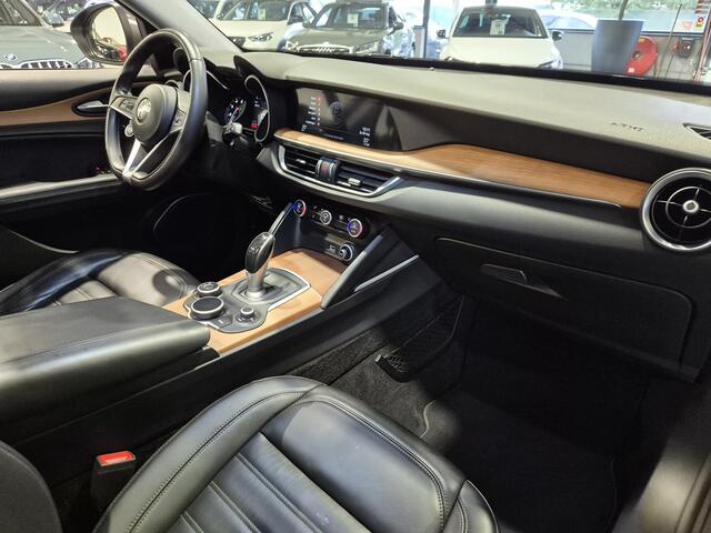 Alfa Romeo Stelvio 2.0 T AWD Veloce Pano | Harman-Kardon | Camera | Leder | Verw. stoelen-stuur | Trekhaak