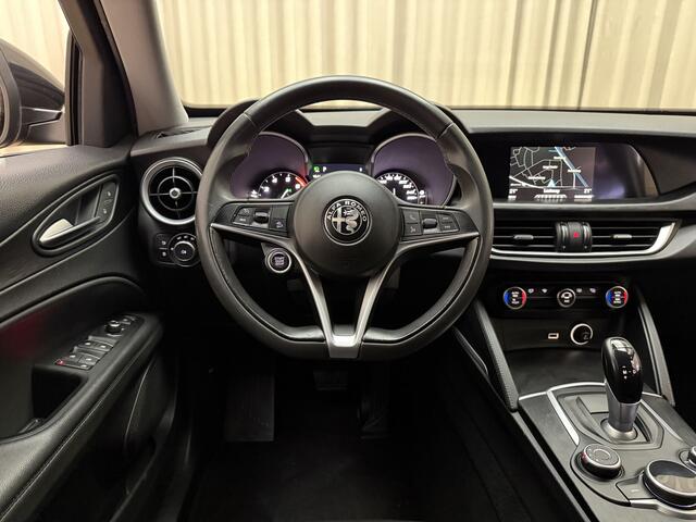 Alfa Romeo Stelvio 2.0 T AWD Super 287 PK / BLACK EDITION / ABC-Klepsysteem / Xenon / 1/2 Leder / Cruise / ECC Clima / Navigatie / Camera / 18'' LMV