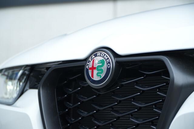 Alfa Romeo Tonale 1.3T PHEV 280 PK Tributo | Leder | Black Pack | 20"