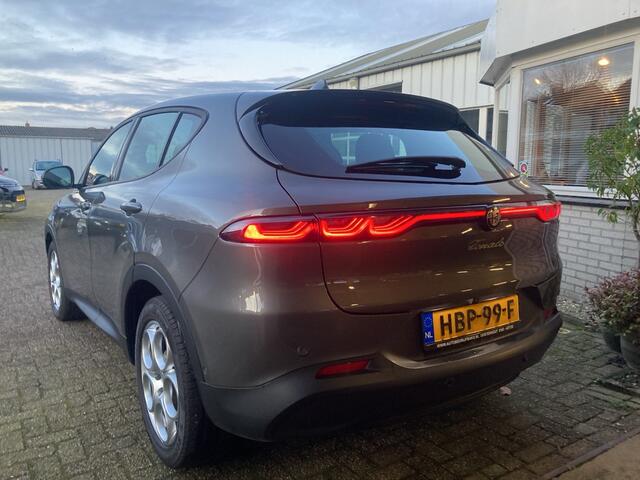 Alfa Romeo Tonale 1.5T Hybrid 130 Sprint AUTOMAAT Leder