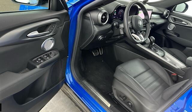 Alfa Romeo Tonale 1.3T PHEV Veloce Q4 Plug in /Leder/Pano Dak/Stoel en stuurverwarming/Stoel koeling.