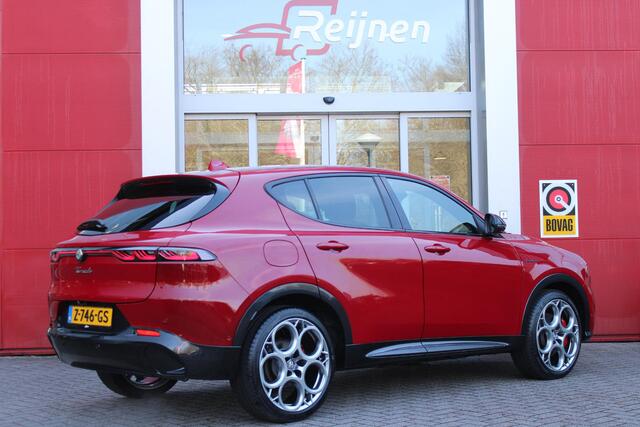 Alfa Romeo Tonale 1.5T 160PK HYbrid VELOCE | LEDEREN BEKLEDING | VOORSTOELEN / STUUR VERWARMD | VOORSTOELEN GEVENTILEERD | VOORSTOELEN ELEKTRISCH VERSTELBAAR MET GEHEUGEN FUNCTIE | HARMAN CARDON PREMIUM AUDIO | APPLE CARPLAY / ANDROID AUTO | 360° CAMERA | DODEHOEK DETECTI