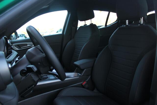 Alfa Romeo Tonale 1.5T 130PK Hybrid SPRINT | 360° CAMERA | NAVIGATIE | DRAADLOOS APPLE CARPLAY / ANDROID AUTO | 19 "INCH LICHTMETALEN VELGEN | ADAPTIVE CRUISE CONTROL | KEYLESS ENTRY / START | VOORSTOELEN / STUUR VERWARMD | VERWARMDE RUITENSPROEIERS | DRAADLOZE TELEFOONLAD