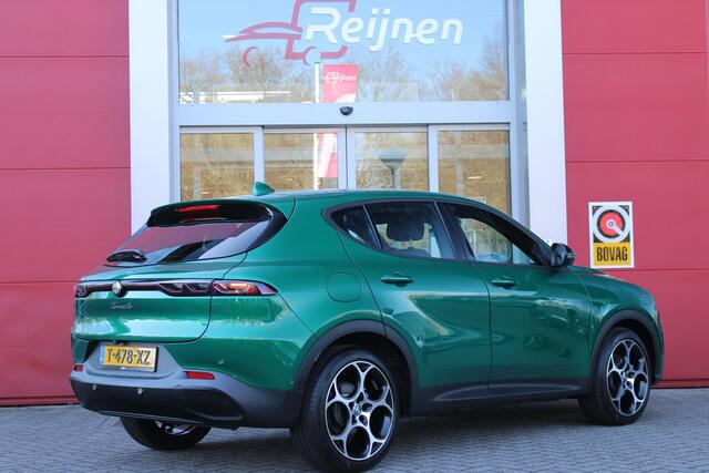 Alfa Romeo Tonale 1.5T 130PK Hybrid SPRINT | 360° CAMERA | NAVIGATIE | DRAADLOOS APPLE CARPLAY / ANDROID AUTO | 19 "INCH LICHTMETALEN VELGEN | ADAPTIVE CRUISE CONTROL | KEYLESS ENTRY / START | VOORSTOELEN / STUUR VERWARMD | VERWARMDE RUITENSPROEIERS | DRAADLOZE TELEFOONLAD