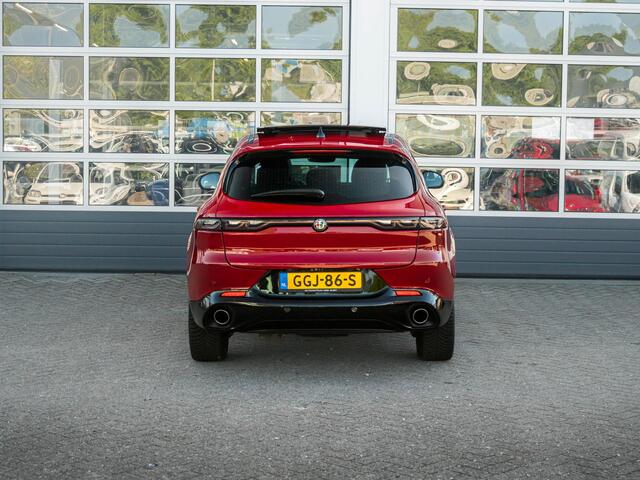 Alfa Romeo Tonale 1.3 Turbo PHEV 280pk Veloce | Schuif/Kanteldak | Technology Pack | 20" | Rosso Alfa