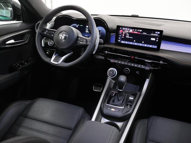 Alfa Romeo Tonale 1.5T Hybrid Veloce | Digitaal Dashboard | Lederen Interieur | Navigatie | 360 Camera | DAB | Adaptieve CruiseControl | Auto Pilot |