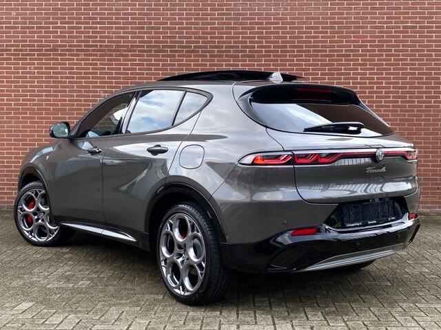 Alfa Romeo Tonale 1.3T PHEV TRIBUTO I. NAV ADAPT-CRUISE SCHUIFKANTEL DAK 360CAMERA CARPLAY