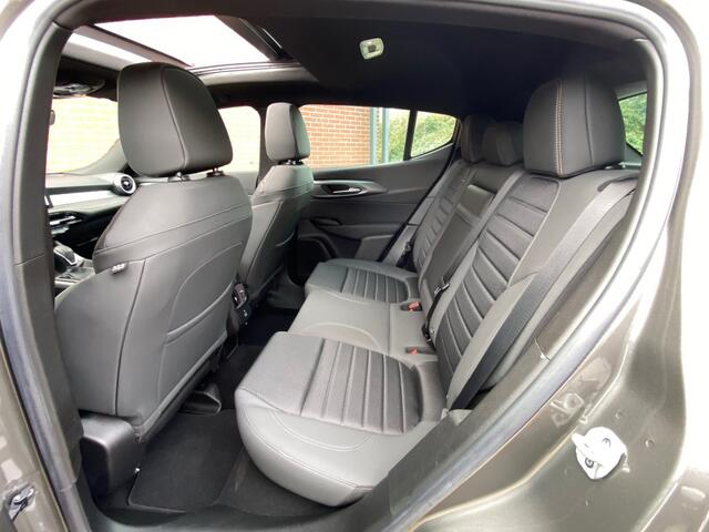 Alfa Romeo Tonale 1.3T PHEV TRIBUTO I. NAV ADAPT-CRUISE SCHUIFKANTEL DAK 360CAMERA CARPLAY