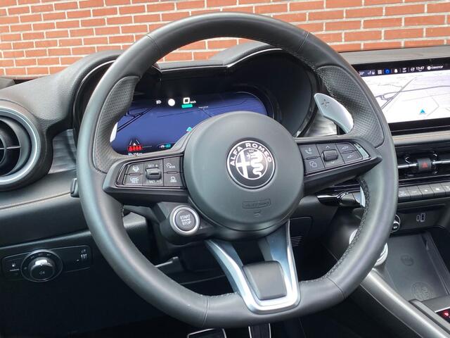Alfa Romeo Tonale 1.3T PHEV TRIBUTO I. NAV ADAPT-CRUISE SCHUIFKANTEL DAK 360CAMERA CARPLAY