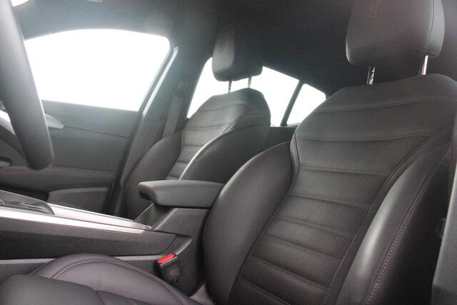 Alfa Romeo Tonale 1.5T 160PK Hybrid VELOCE | PANORAMISCH SCHUIF/KANTEL DAK | PREMIUM PACK: LEDEREN BEKLEDING/GEVENTILEERDE VOORSTOELEN/4-VOUDIG ELEKTRISCH VERSTELBARE LENDESTEUN VOORSTOELEN/HOOGGLANS ZWARTE RAAMOMLIJSTING/AMBIENT LIGHTING | TECHNOLOGY PACK: PARKEERWAARSCHU