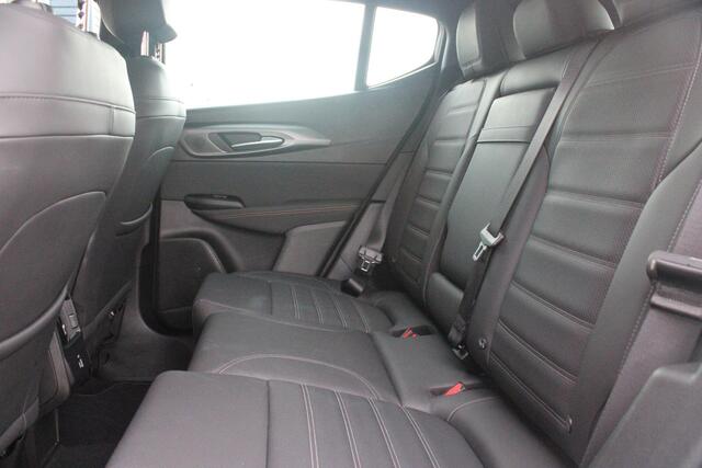 Alfa Romeo Tonale 1.5T 160PK Hybrid VELOCE | PANORAMISCH SCHUIF/KANTEL DAK | PREMIUM PACK: LEDEREN BEKLEDING/GEVENTILEERDE VOORSTOELEN/4-VOUDIG ELEKTRISCH VERSTELBARE LENDESTEUN VOORSTOELEN/HOOGGLANS ZWARTE RAAMOMLIJSTING/AMBIENT LIGHTING | TECHNOLOGY PACK: PARKEERWAARSCHU