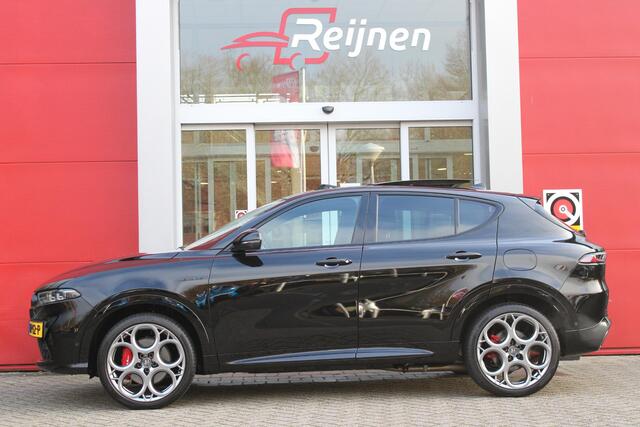 Alfa Romeo Tonale 1.3T PHEV 280PK VELOCE Q4 | PANORAMISCH SCHUIF / KANTELDAK | LEDEREN BEKLEDING | VOORSTOELEN / STUUR VERWARMD | VOORSTOELEN GEVENTILEERD | VOORSTOELEN ELEKTRISCH VERSTELBAAR | DRAADLOOS APPLE CARPLAY / ANDROID AUTO | 360° CAMERA | AUTOMATISCH DIMMENDE BUI