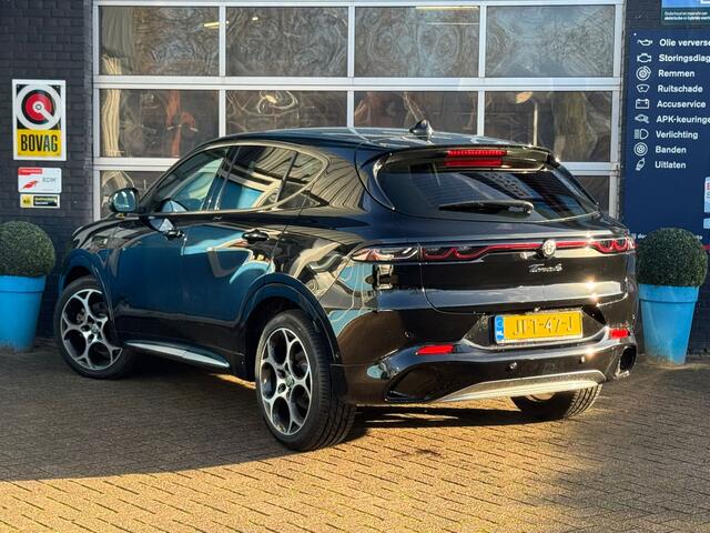 Alfa Romeo Tonale 1.5T Hybrid Ti | 19"lichtmetalen velgen - Diamond Cut Dark | Achteruitrijcamera | Ambient lighting