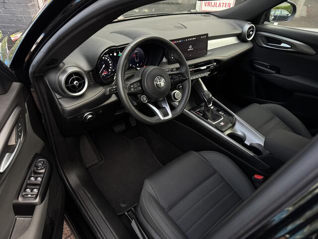 Alfa Romeo Tonale 1.5T Hybrid Ti | 19"lichtmetalen velgen - Diamond Cut Dark | Achteruitrijcamera | Ambient lighting