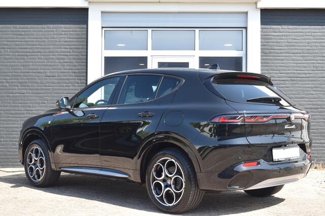 Alfa Romeo Tonale 1.3T PHEV 280pk Q4 TI | Automaat | Navigatie | Airconditioning | Achteruitrijcamera | Isofix | Parkeersensoren voor en achter | Lichtmetalen Velgen | Keyless | Zeer Compleet!!! | SOH 97 % |