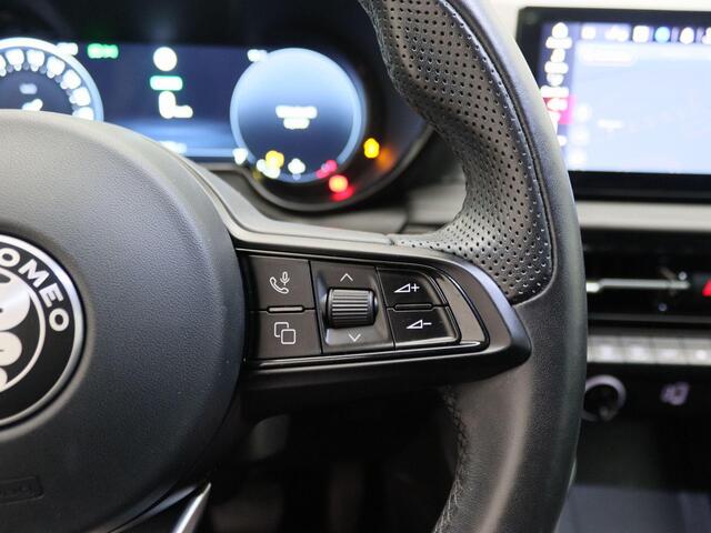 Alfa Romeo Tonale 1.5T Hybrid Sprint | Apple Carplay/Android Auto | Cruise Control Adaptief | Led Koplampen | Climate Control |