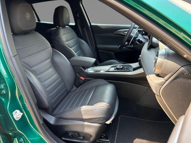 Alfa Romeo Tonale 1.5T Hybrid Veloce 160pk | Lederen Bekleding | Navigatie | Camera 360 | parkeersensoren voor + achter | Stoel + Sturverwarming | LMV 19" |