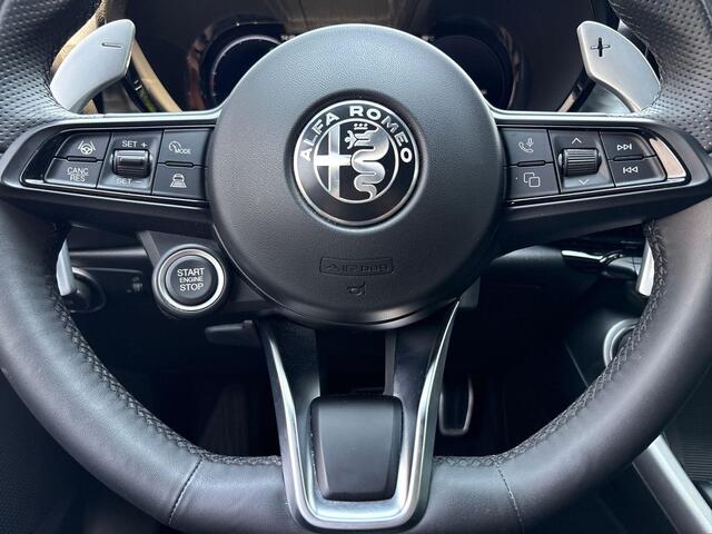 Alfa Romeo Tonale 1.5T Hybrid Veloce 160pk | Lederen Bekleding | Navigatie | Camera 360 | parkeersensoren voor + achter | Stoel + Sturverwarming | LMV 19" |