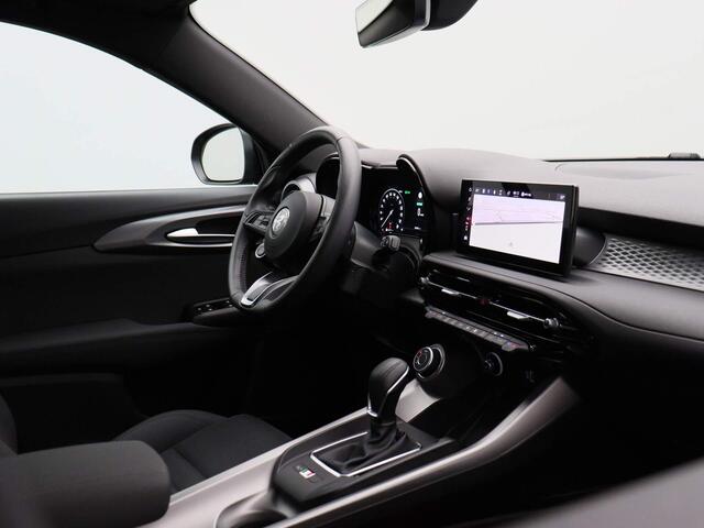 Alfa Romeo Tonale 1.5T Hybrid Sprint | Navigatie | Climate Controle | LMV 18" | Parkeersensoren | LED | Apple Carplay/Android Auto |