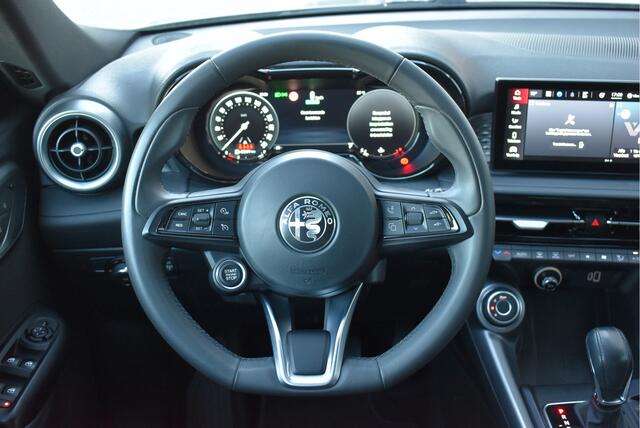 Alfa Romeo Tonale 1.5T Hybrid Super Cruise control, Carplay