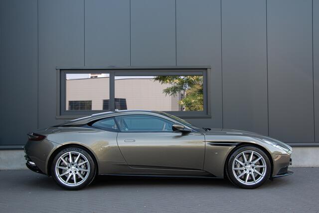 Aston Martin DB11 5.2 V12 AMR 630PK | Full option | 360 Camera | Bang & Olufsen | Ventilatie | Carbon | PPF Neus | Dealer onderhouden | 2+2 Seating | 20"| AMR Performance Pack + AML Special | Cruise Control | Kroymans Dealer onderhouden | N.P ¤305.002,-