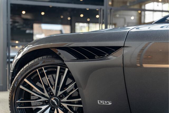 Aston Martin DBS 5.2 V12 Superleggera Carbon