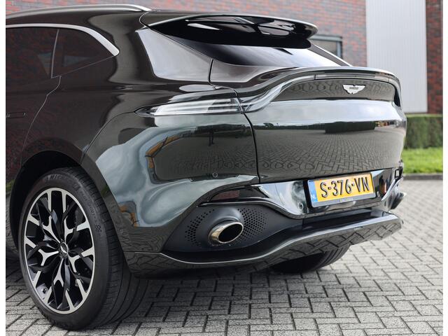 Aston Martin DBX 4.0 V8 | Minotaur Green - Pano - Historie