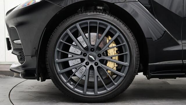 Aston Martin DBX 4.0 V8 707 | Carbon | Stoelventilatie | Trekhaak | Sportuitlaat | Panoramadak