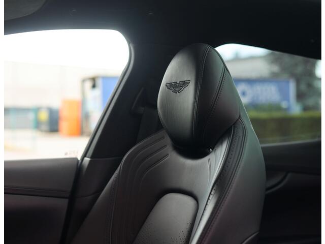 Aston Martin DBX 4.0 V8